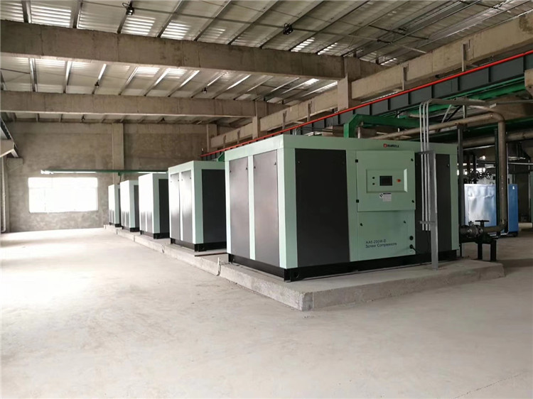 漢(han)鐘空(kong)壓機(ji)組現(xian)場